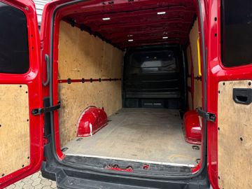 Volkswagen Crafter - 11