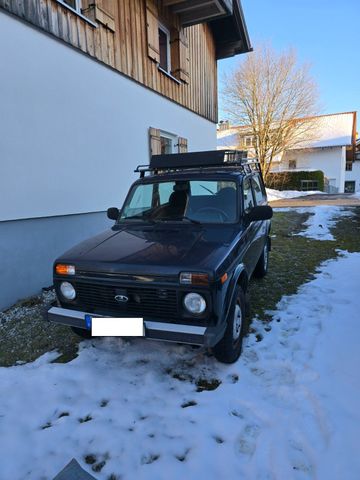 Lada Niva 4x4 (Perfektes Jagdauto, Wintera...