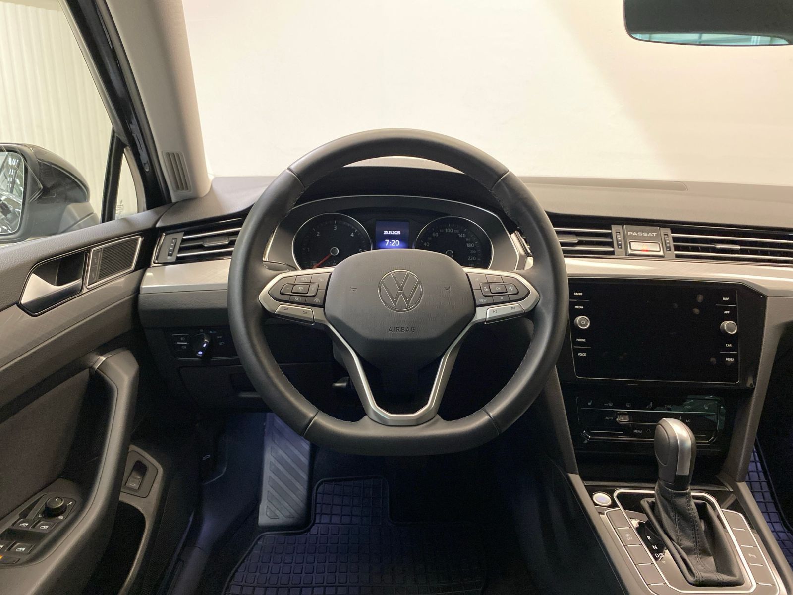 Volkswagen Passat - Bild 6