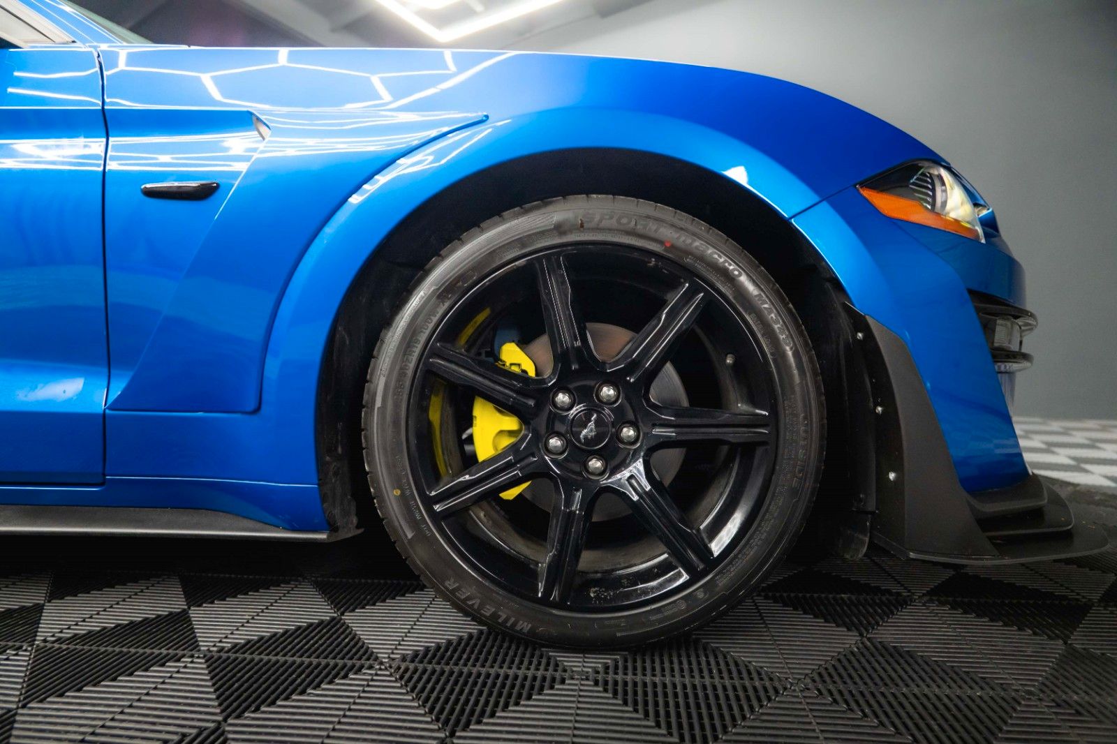Fahrzeugabbildung Ford Mustang Shelby GT 500 Coupe Performance LED