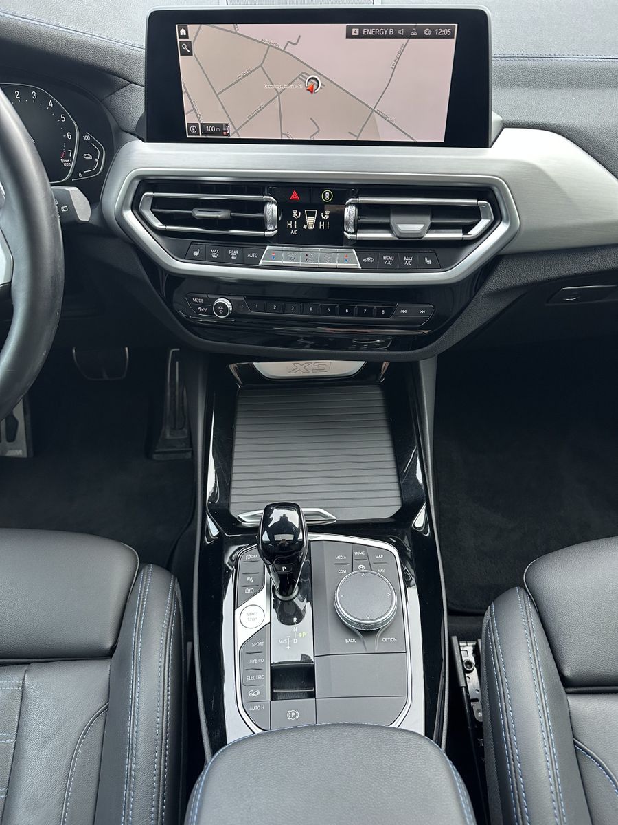 Fahrzeugabbildung BMW X3 xDrive30e M-Sport NAV+LED+PANO+HIFI+KAM+19ZO