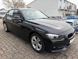 BMW 320i Sport Line Lim. *NAVI+AHK+RF-KAM+SHZ+17"ALU - BMW 320: Limousine