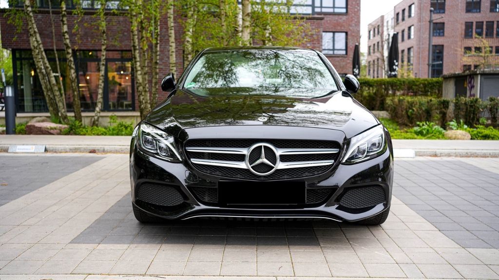 Image of Mercedes-Benz C 400