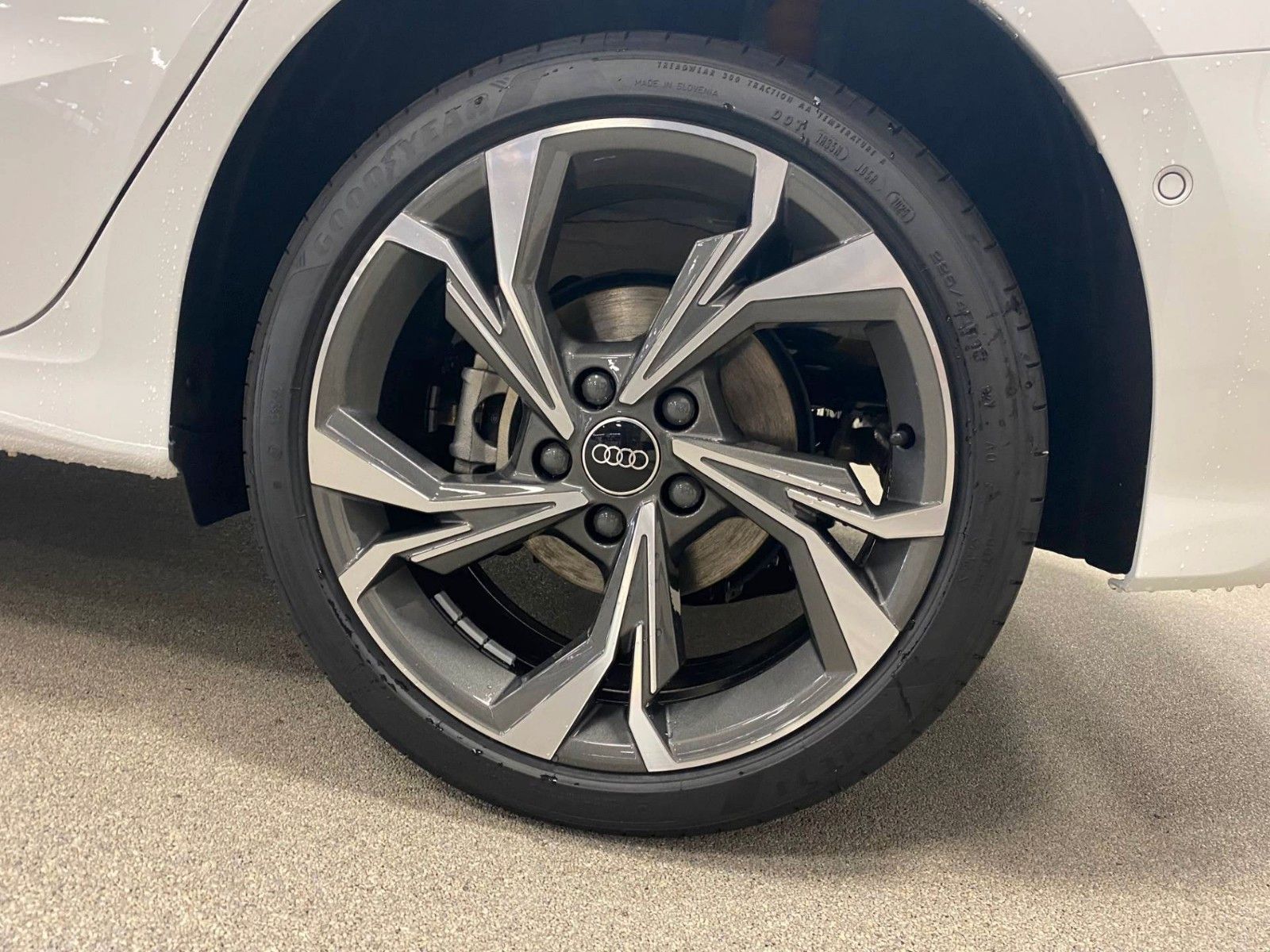 Fahrzeugabbildung Audi A3 35 TFSIadvanced Sportback+ACC+KAMERA+18 ZOLL+