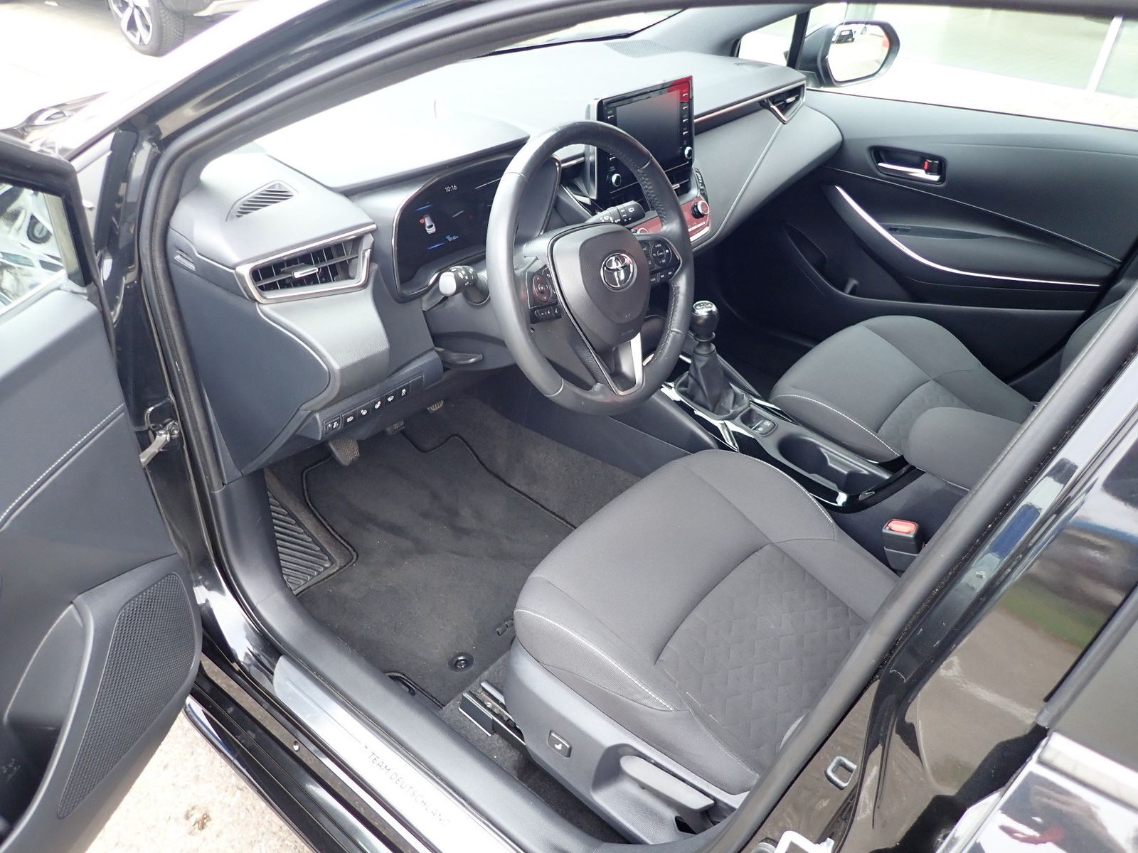 Fahrzeugabbildung Toyota Corolla Touring Sports Team