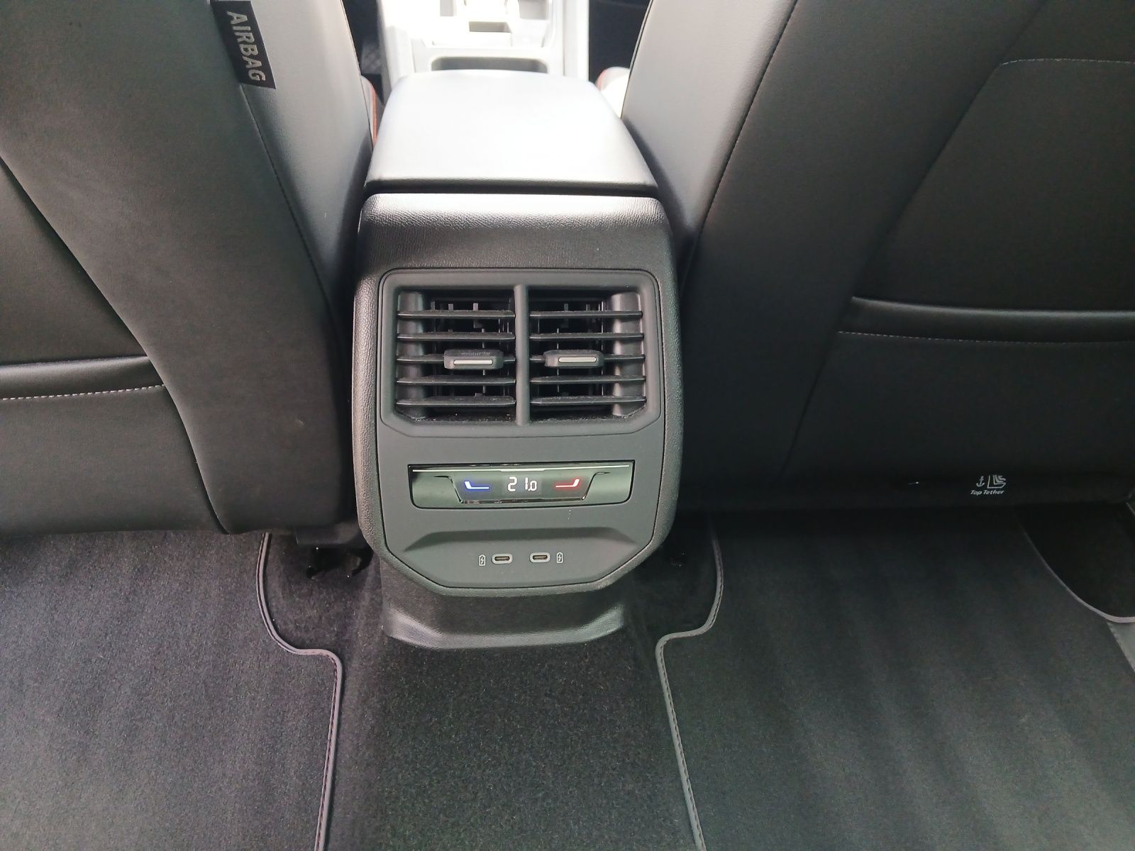 Fahrzeugabbildung SEAT Leon eTSI FR DSG STH LED Navi ACC RFK SH LM