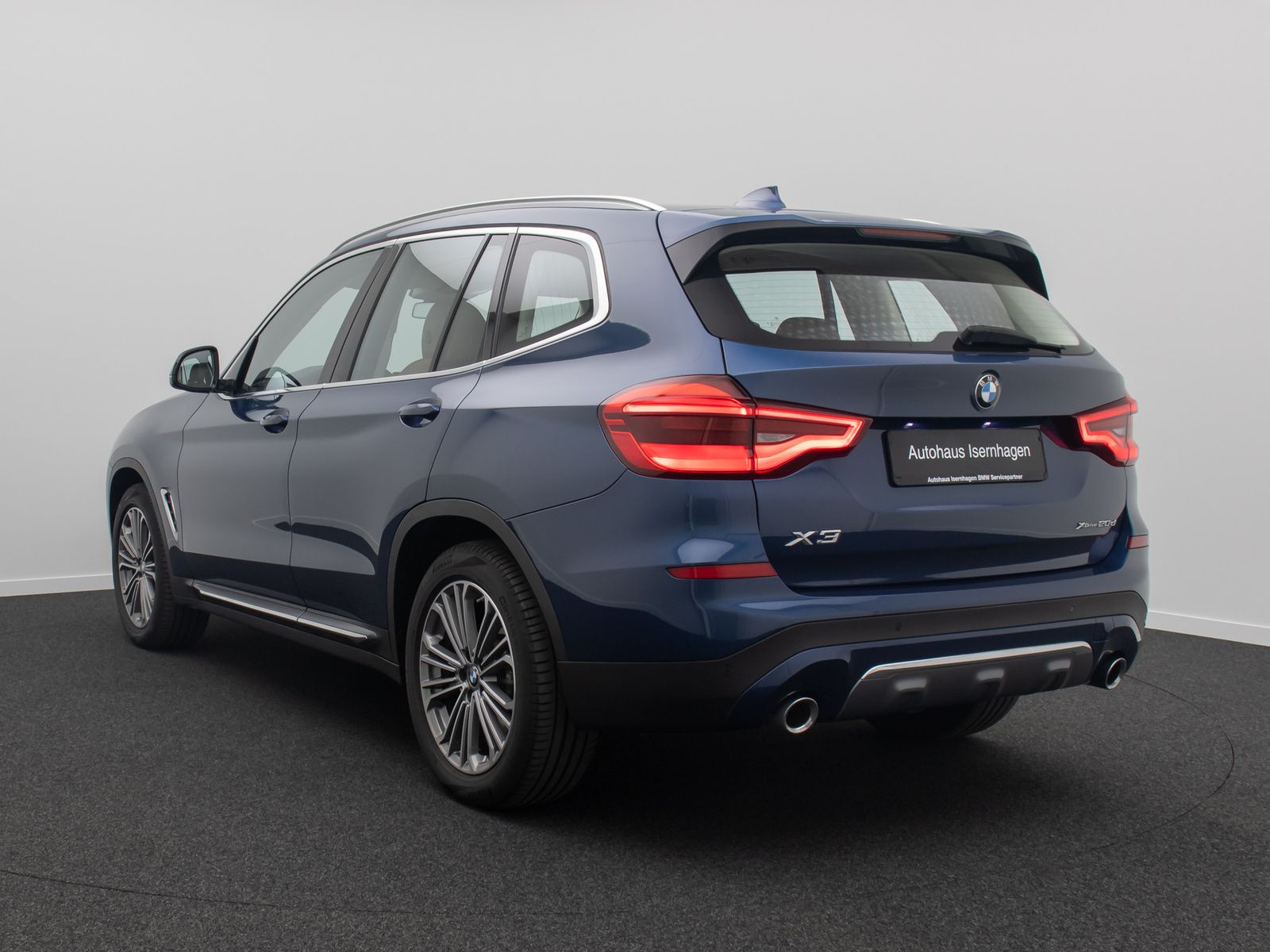 Fahrzeugabbildung BMW X3 xD20d LuxuryLine Alarm DAB Sport Leder 19Zoll