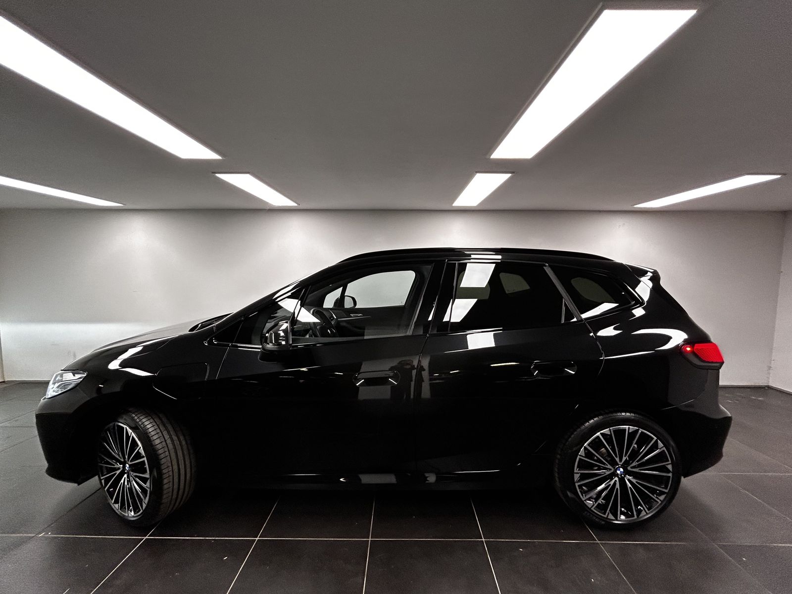 BMW 230e xDrive Active Tourer M Sportpaket Pano. Har foto 2