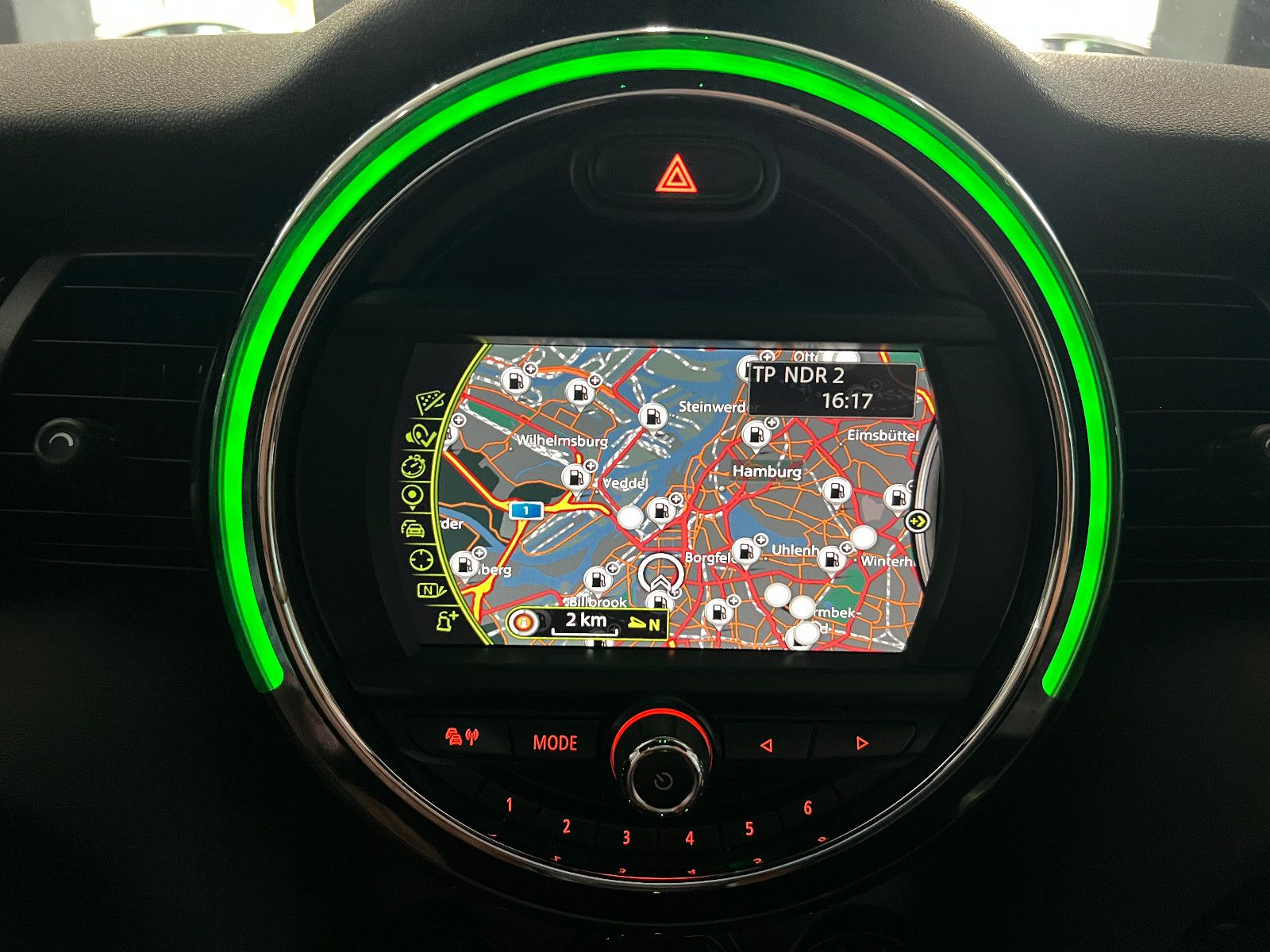 Fahrzeugabbildung MINI Cooper CABRIO AUTOMATIK NAVI LED LEDER CHESTER