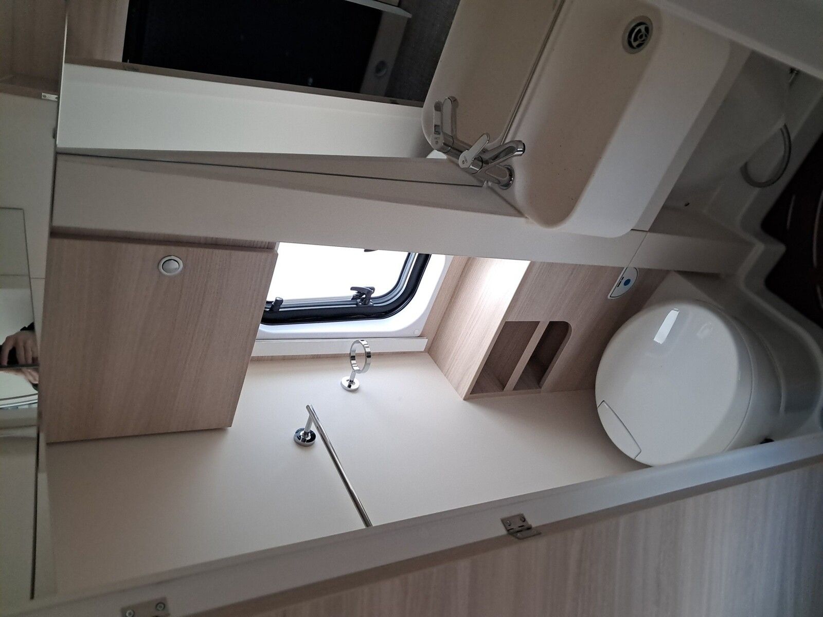Fahrzeugabbildung Eura Mobil Van V 635 EB
