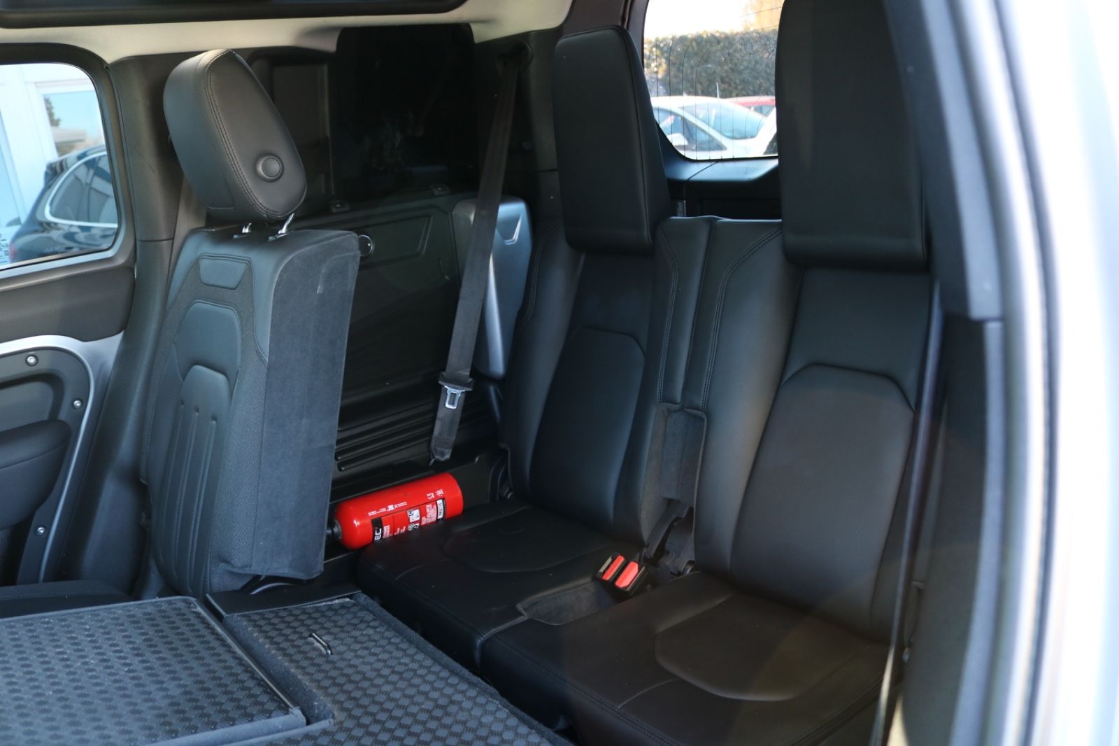 Land Rover Defender D240 S AWD/7 SITZER/PANO/AHK/MERIDIAN/ foto 15