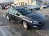Volvo V60 Kombi Linje Business - Volvo V60 mit Diesel-Antrieb