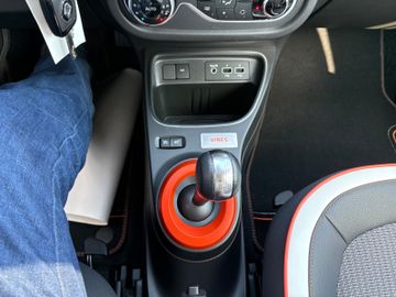 Fahrzeugabbildung Renault Twingo Vibes Electric Navi DAB Faltdach SHZ uvm.