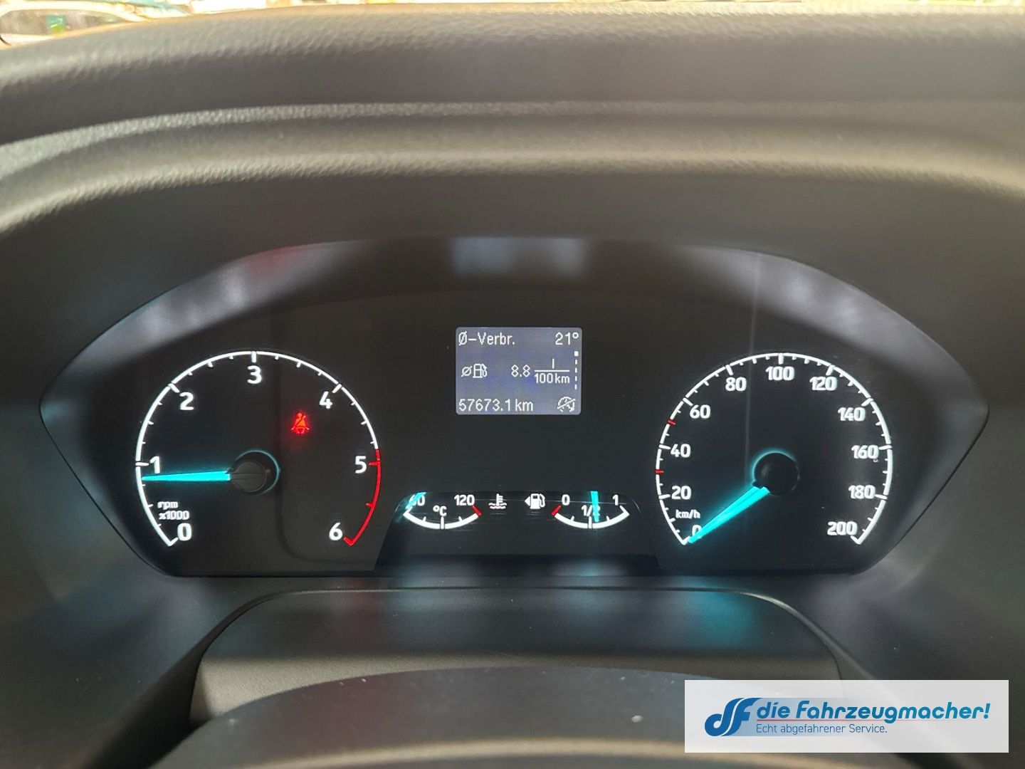 Fahrzeugabbildung Ford Transit Custom Kasten 320 L2 Trend 2.0 TDCi DAB