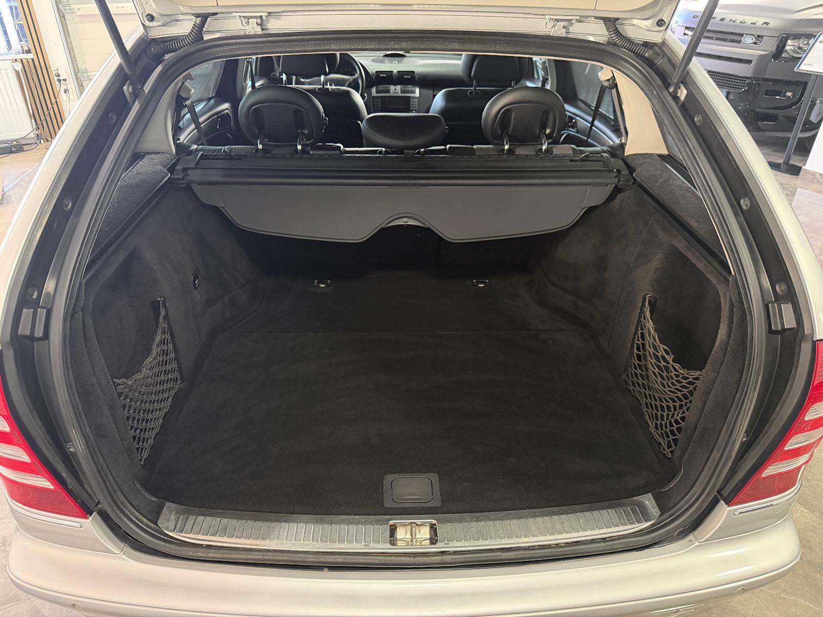 Mercedes-Benz C180 2004 — photo 16