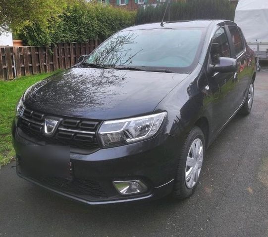 Dacia Sandero erst 4300Km gelaufen wie neu