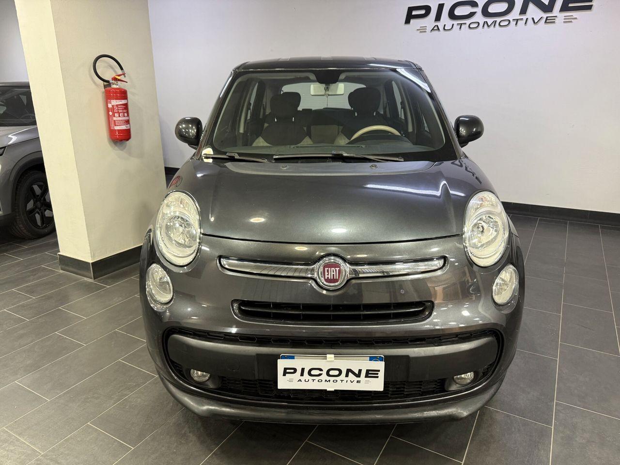Fiat 500L 2014 — rear view