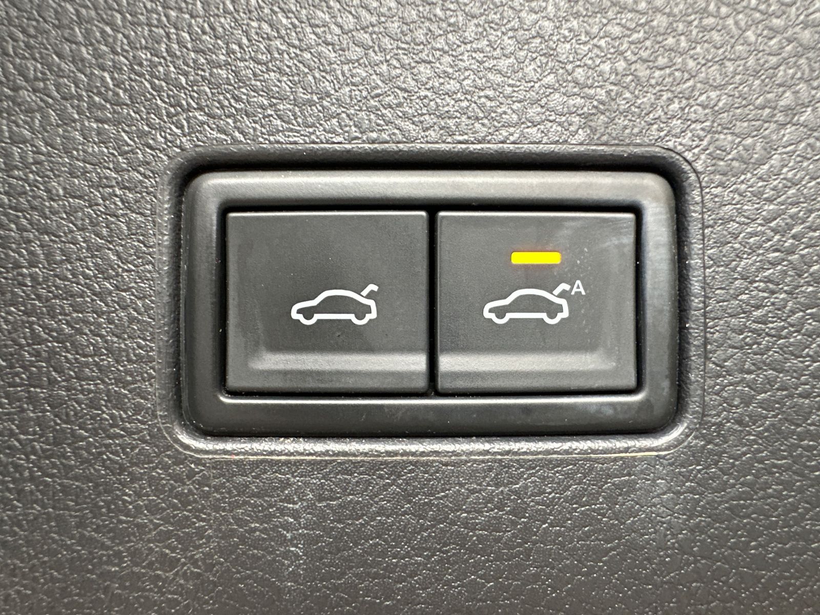 Fahrzeugabbildung Volkswagen Passat Variant GTE NAV+IQLIGHT+AHK+PANO+KAM+360°