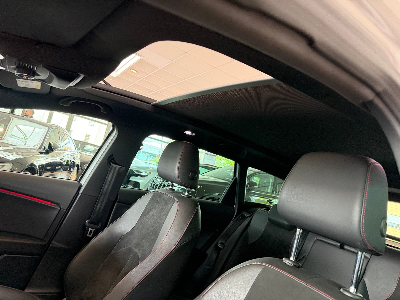 Fahrzeugabbildung SEAT Leon ST FR//ACC/LED/PANORAMA/APPLE-CAR/KAMERA