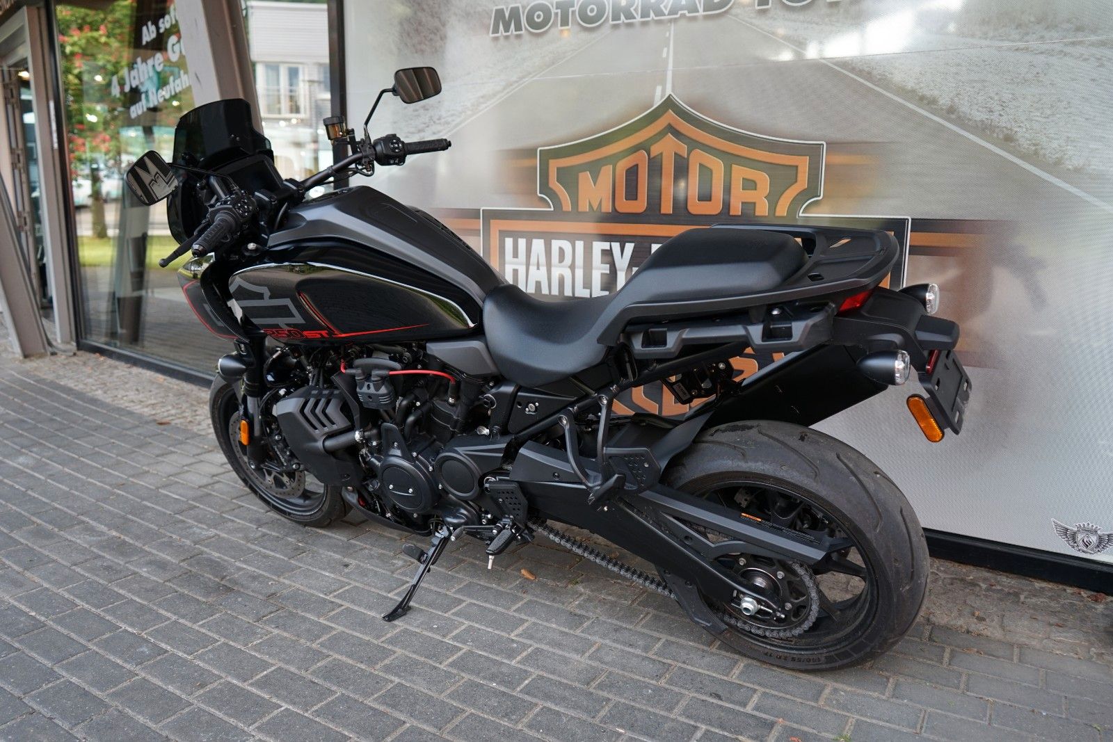 Fahrzeugabbildung Harley-Davidson Pan America 1250 ST-17 Zoll-Supermoto-Neuwertig