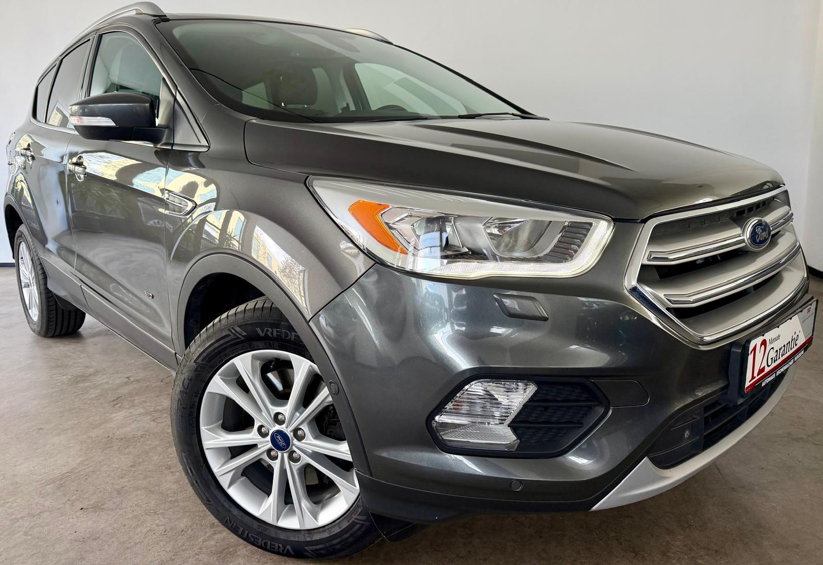 Ford Kuga Titanium 4x4 LED Ambiente NAVI Temp