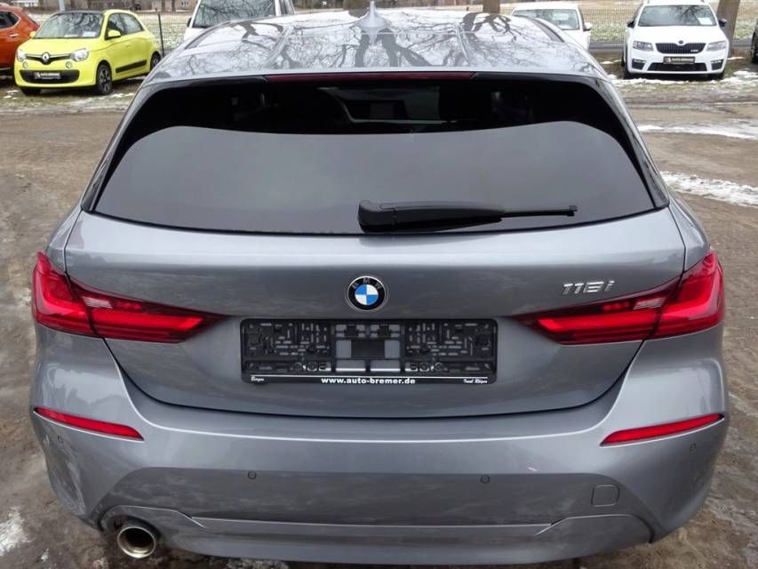 Fahrzeugabbildung BMW 118i Advantage Automatik