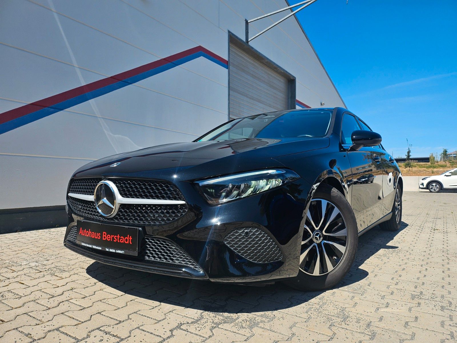 Mercedes-Benz A 180 d 8G-DCT Navi Kamera LED Leder PDC