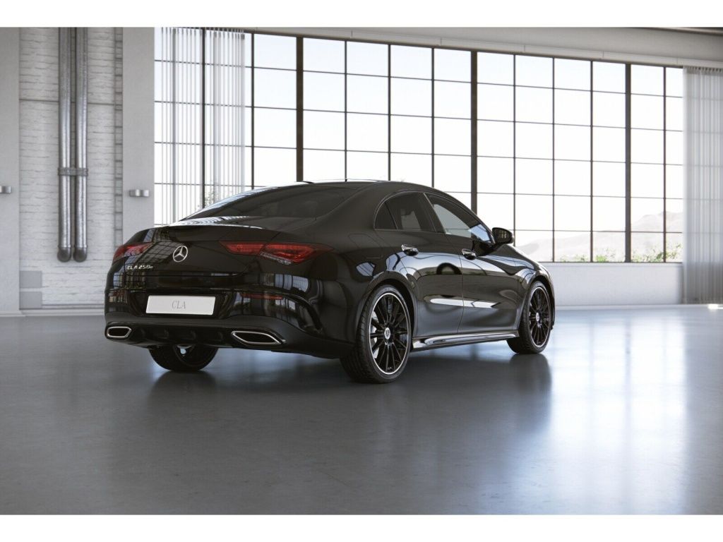 Mercedes-Benz CLA 250 e Coupé AMG-Sport Pano Burm Night Cam 19 foto 3
