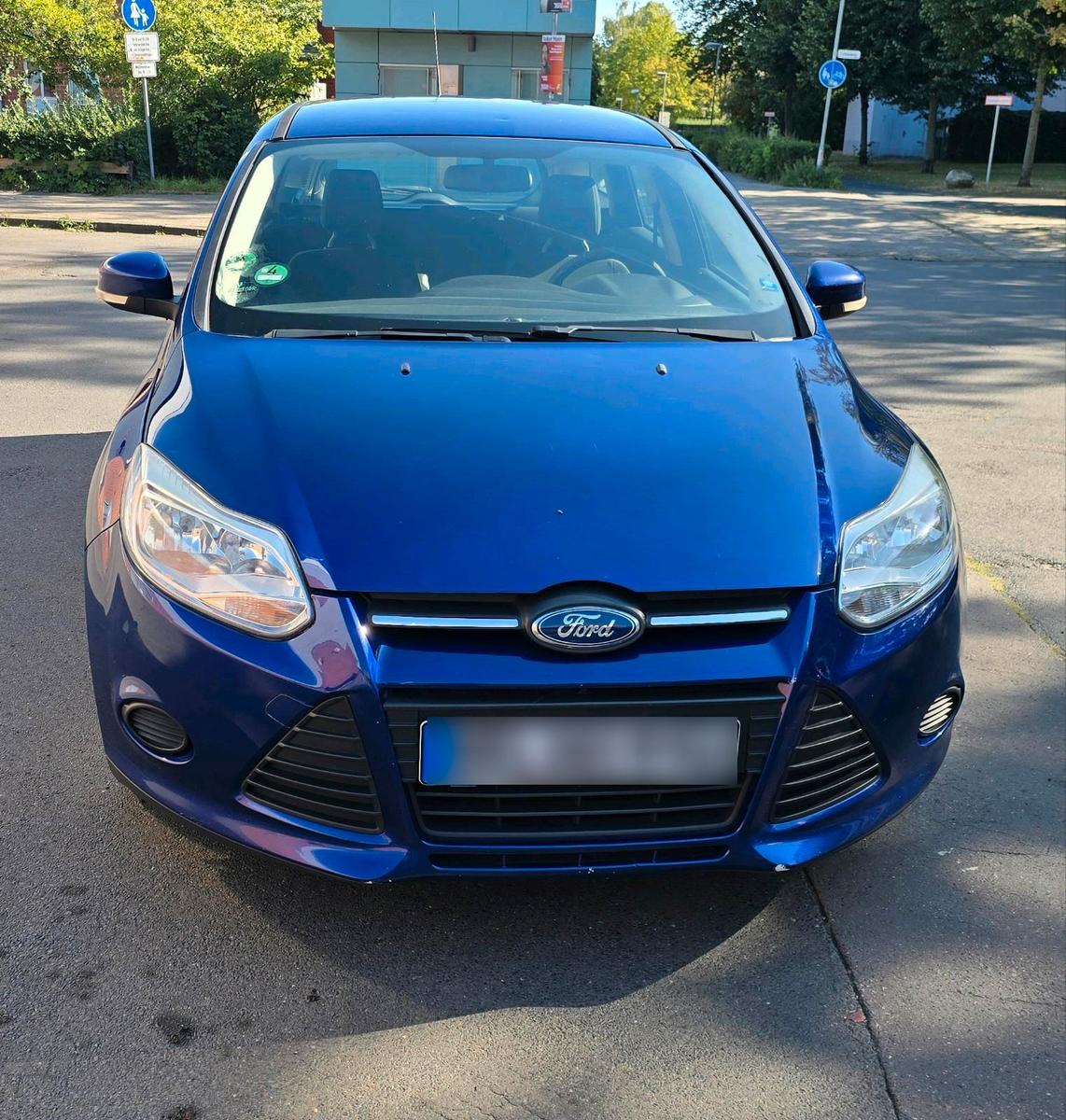 Ford Focus 2014 — interior
