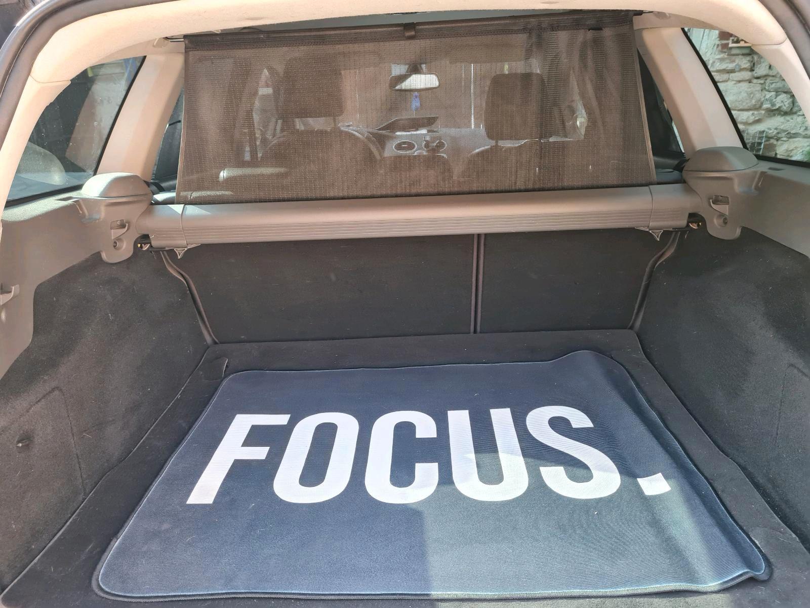 Ford Focus 2005 — салон