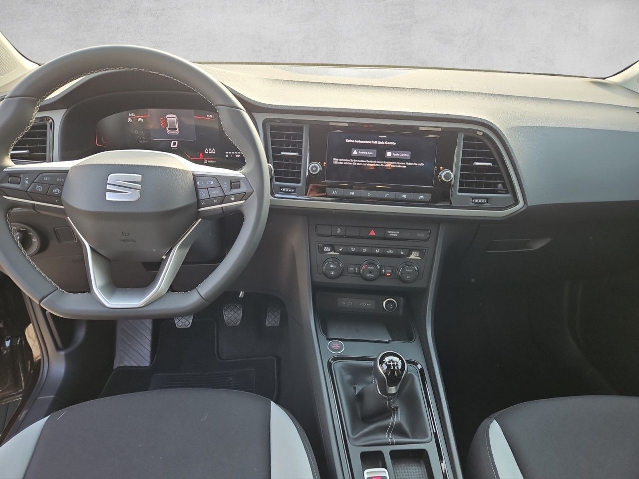 Fahrzeugabbildung SEAT Ateca Reference Edition - 5 Jahre Garantie uvm.