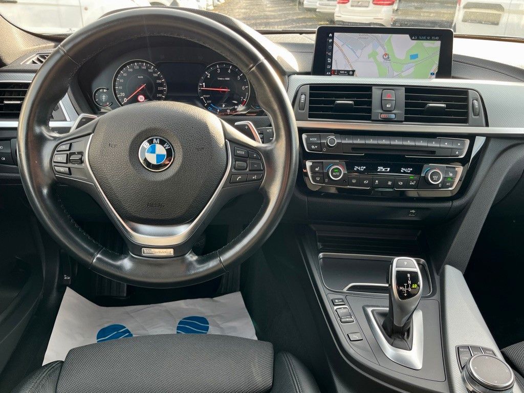 Fahrzeugabbildung BMW 320i Tour Sport-Aut SPORT LINE Navi Leder INDIVI