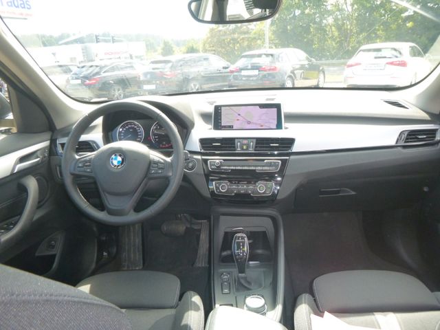 Fahrzeugabbildung BMW X1 xDrive 20 i >AUT/Allrad/NAV/SHZ/PDC<