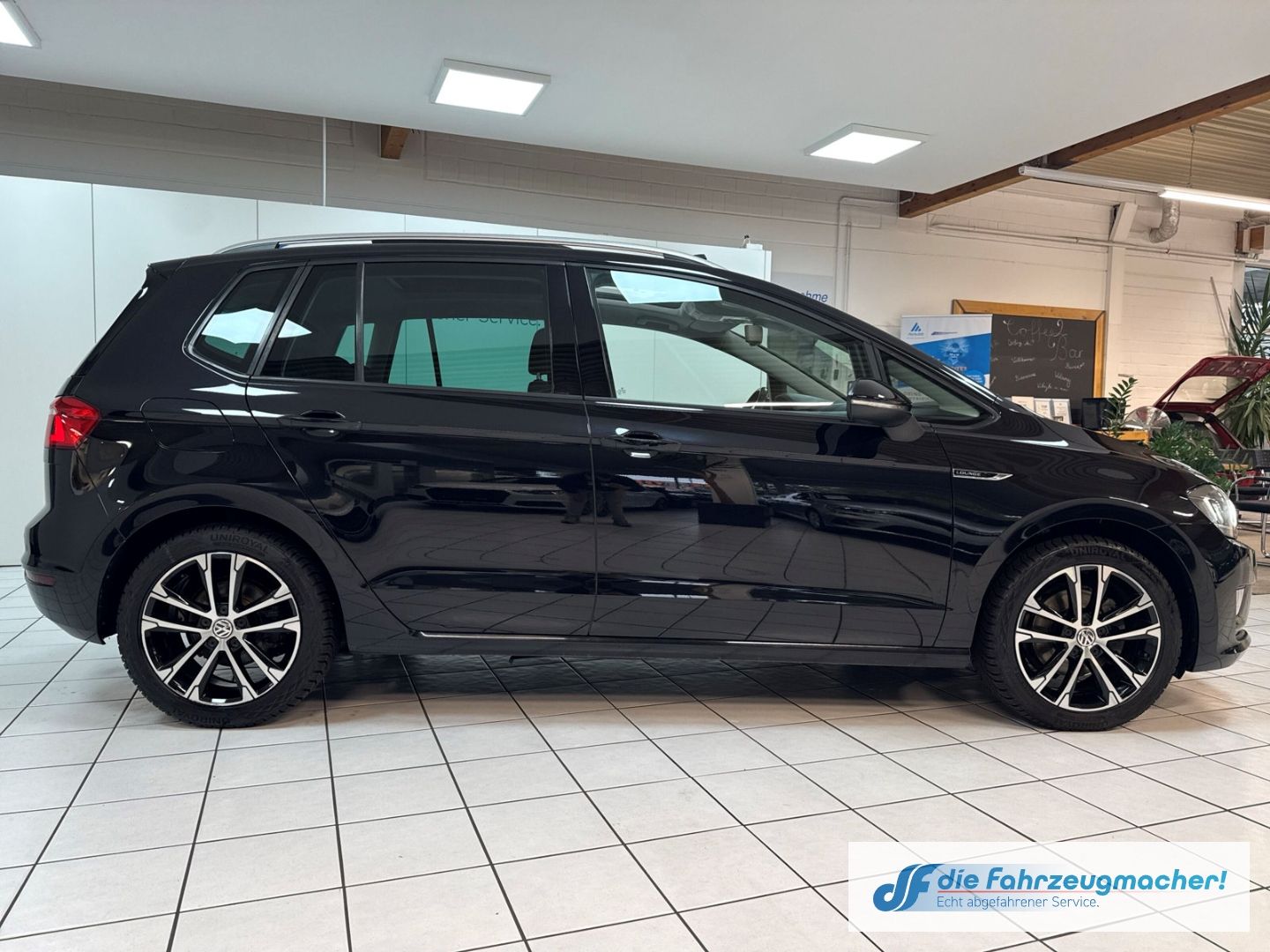 Fahrzeugabbildung Volkswagen Golf Sportsvan VII Lounge 1.4 TSI DSG Panodach N