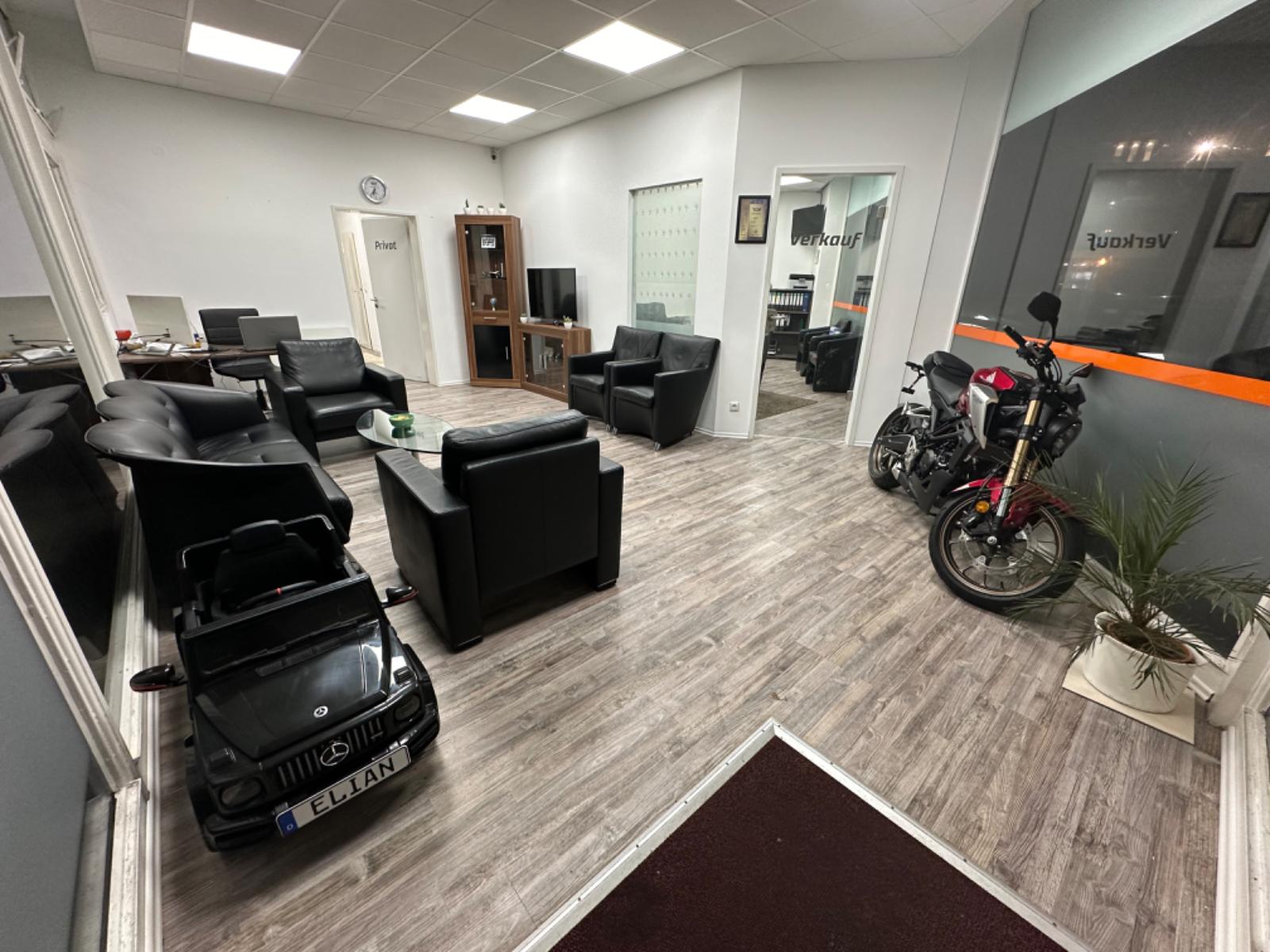 showroom-image-top