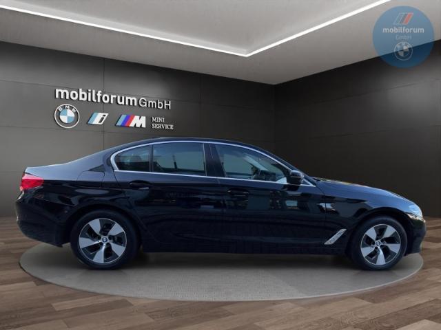 BMW 520 d Lim. StandHZG AHK HUD HiFi ACC Kamera DAB+
