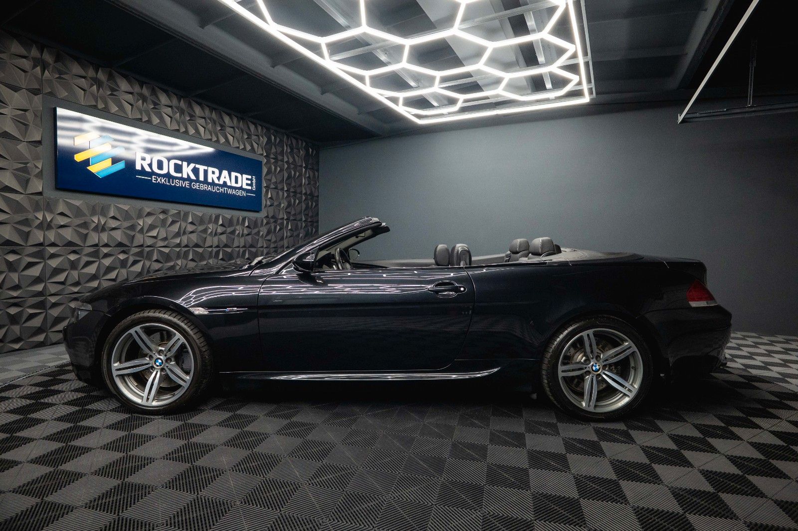 Fahrzeugabbildung BMW M6 Cabrio 5.0 V10 SMG Carbon *Head Up*Bi-Xenon*