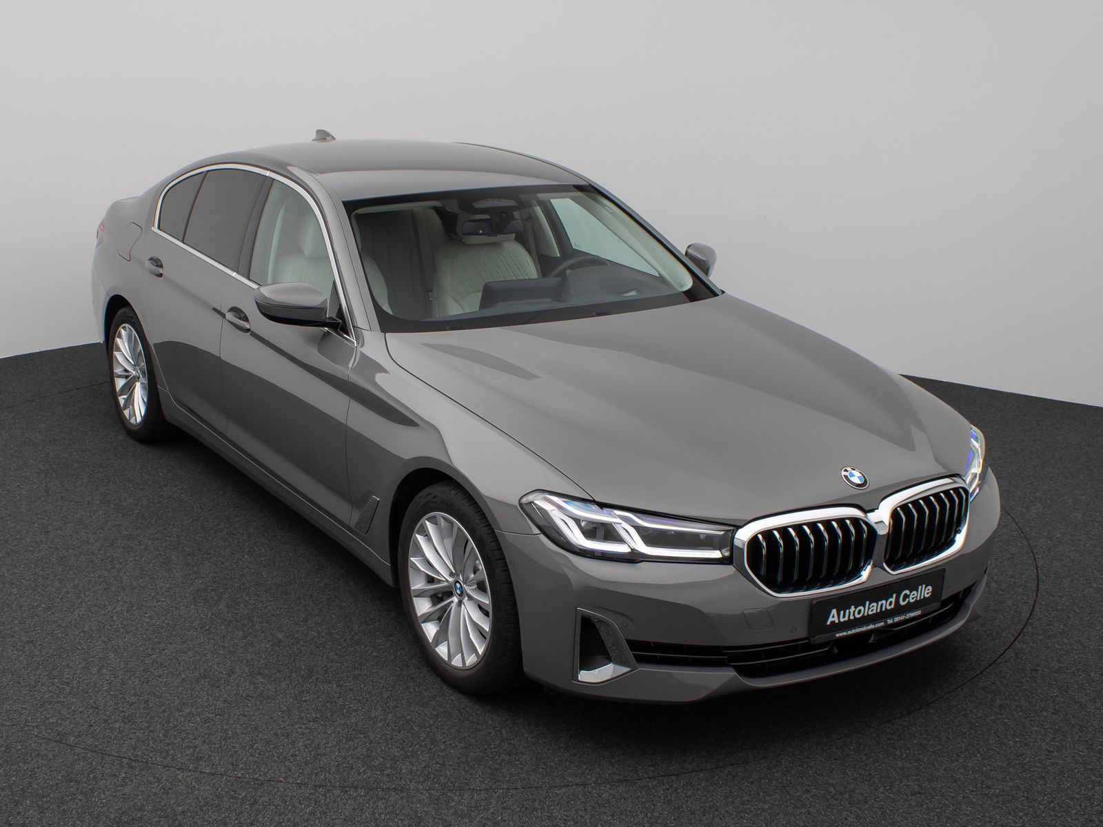 Fahrzeugabbildung BMW 530i Luxury Line Kamera Laser HUD DAB H/K SoftCL