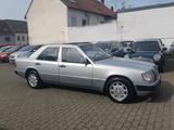 Mercedes-Benz 200E 124er *gepflegt*ESD* - Mercedes-Benz 200 mit Benzin-Antrieb: Schiebedach, Limousine