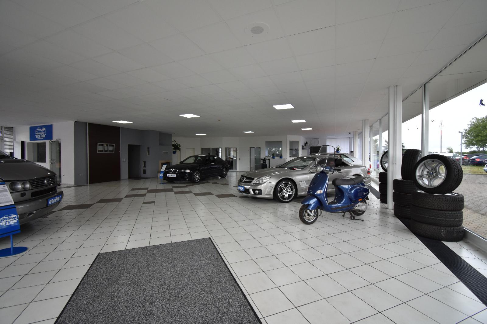 showroom-image-bottom