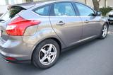 Ford Focus 2,0TDCI Titanium Auto.PDC Navi Xenon Sitzh - Ford Focus aus 2011: 2.0