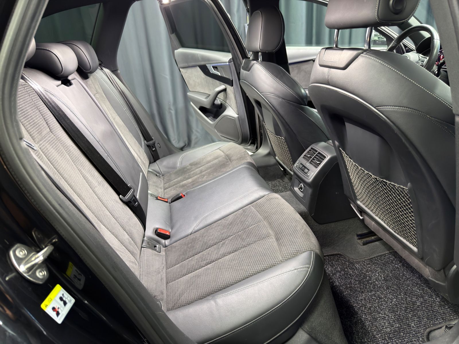 Fahrzeugabbildung Audi A4 Avant quattro sport|3xS-LINE|XENON|NAVI|VOLL