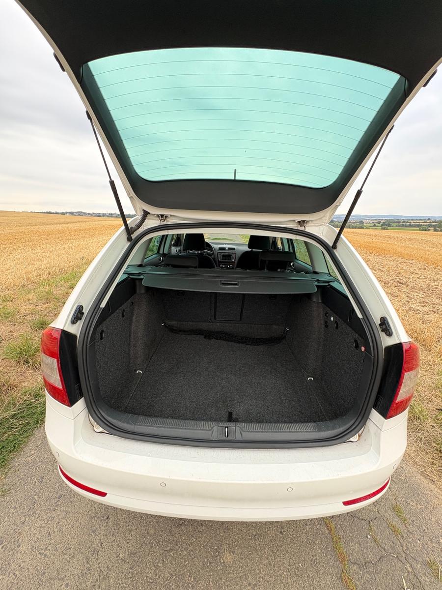 Skoda Octavia 2011 — photo 7