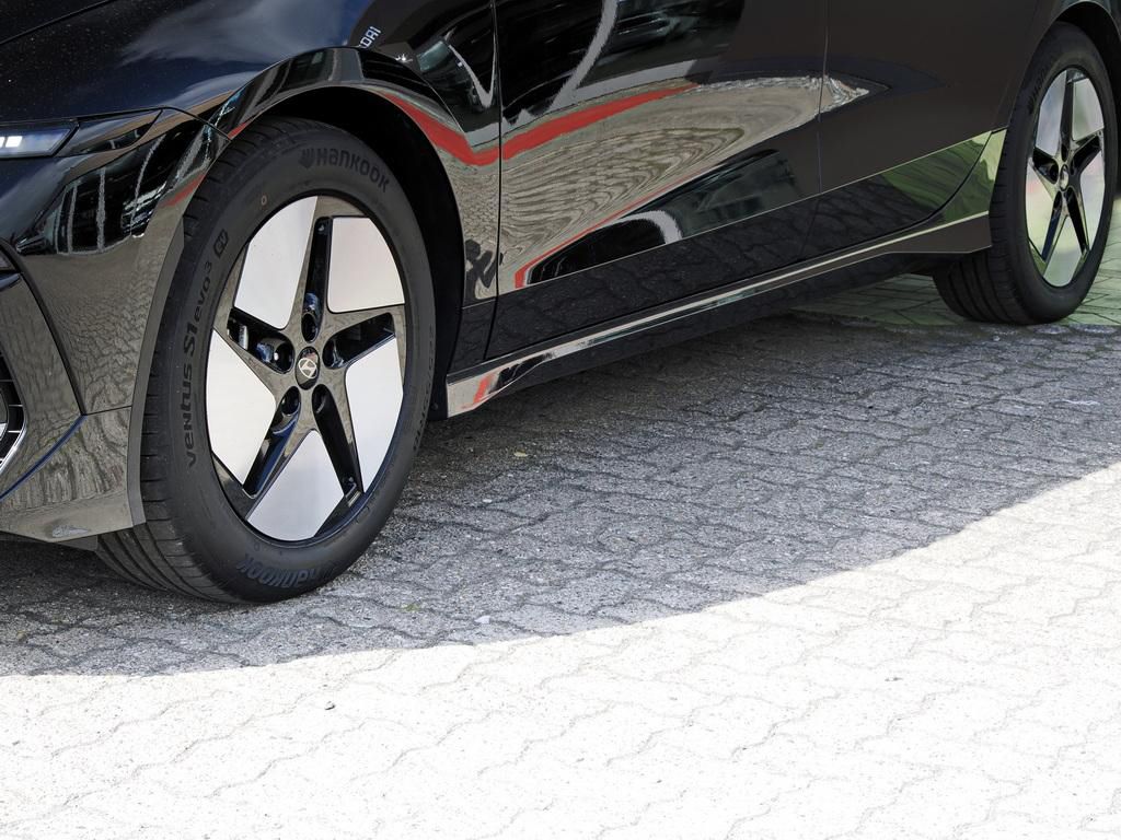 Fahrzeugabbildung Hyundai IONIQ 6 EV FL CENTRIQ 2xKlima 4xSHZ ACC AUT Kam.