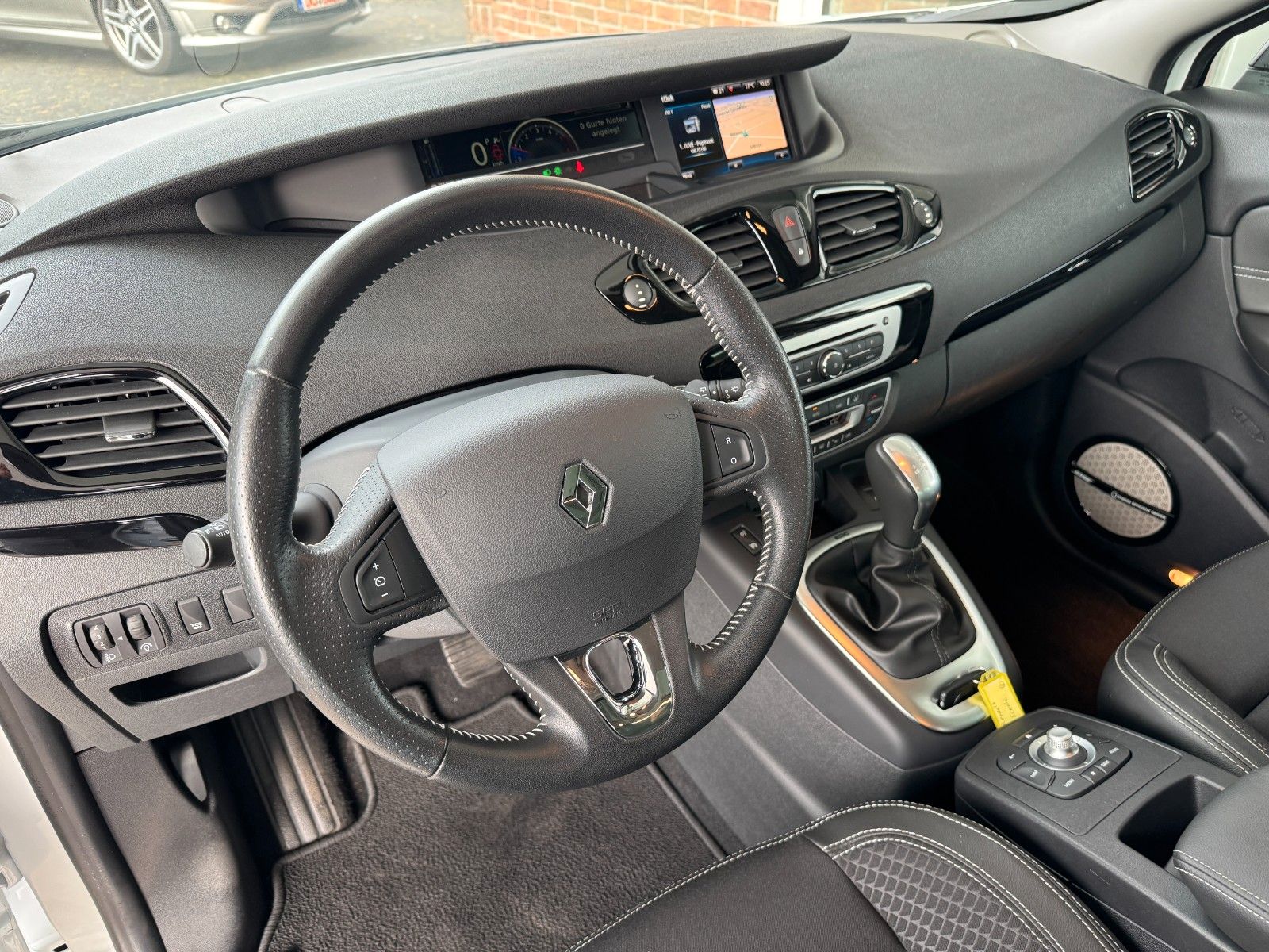 Fahrzeugabbildung Renault Scenic III BOSE Edition Autom. Navi/Panorama