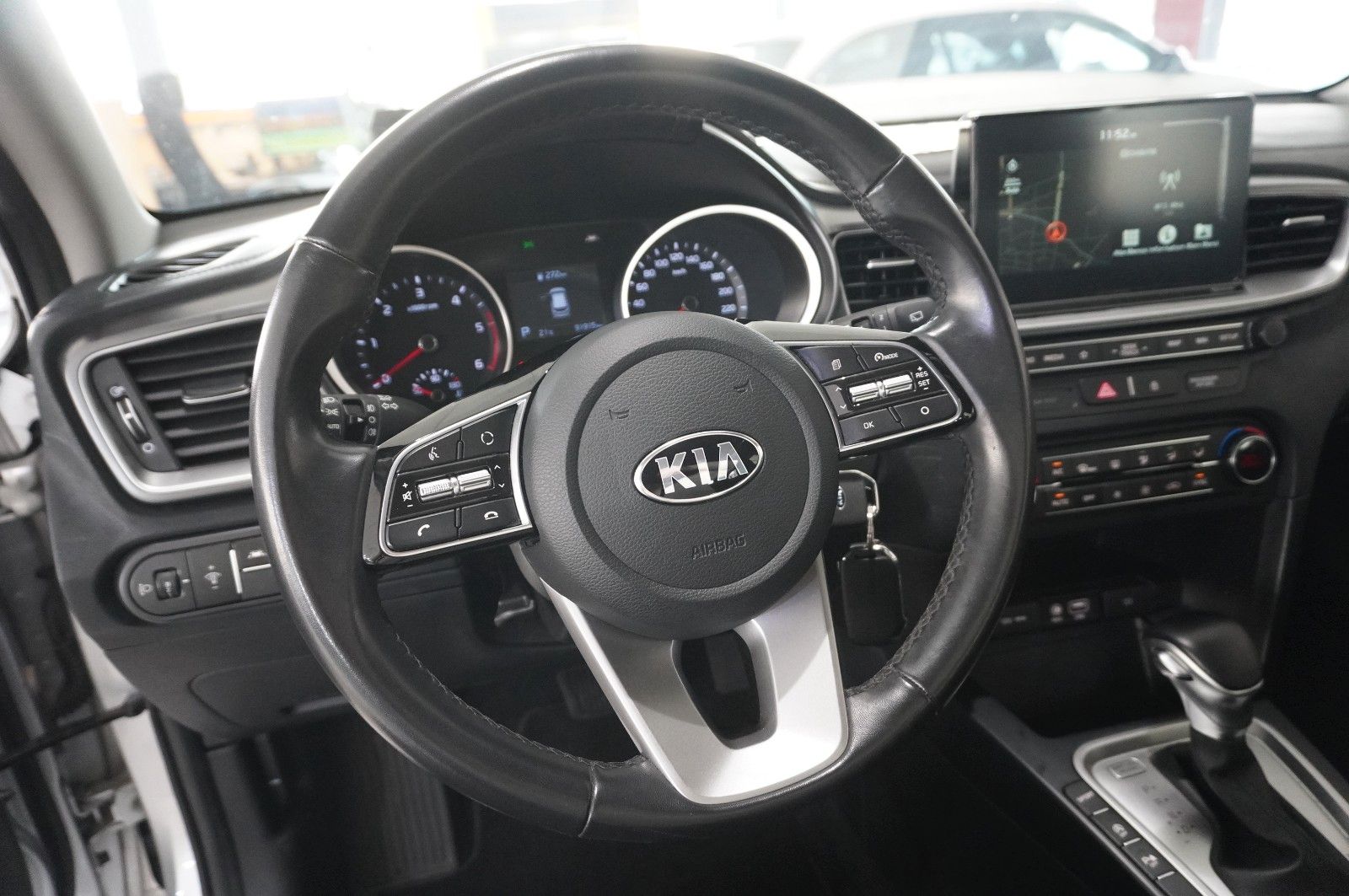Fahrzeugabbildung Kia cee'd SW 1.6 CRDI 7-DCT DYNAMIC NAVI/LED/KAMERA