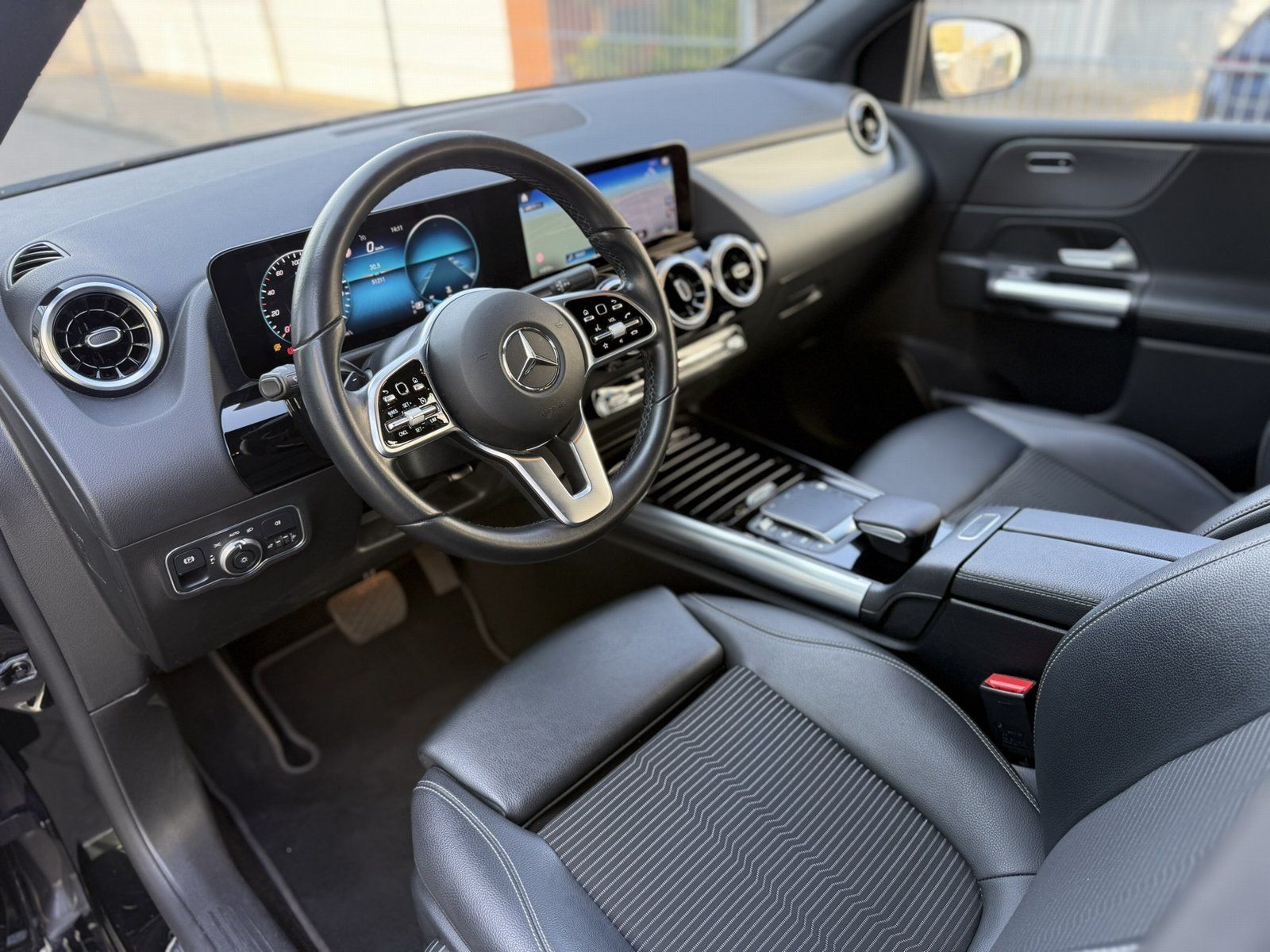 Fahrzeugabbildung Mercedes-Benz B 180 Progressive*AUTOMATIK*NAVI*PDC*SPURHALTE*