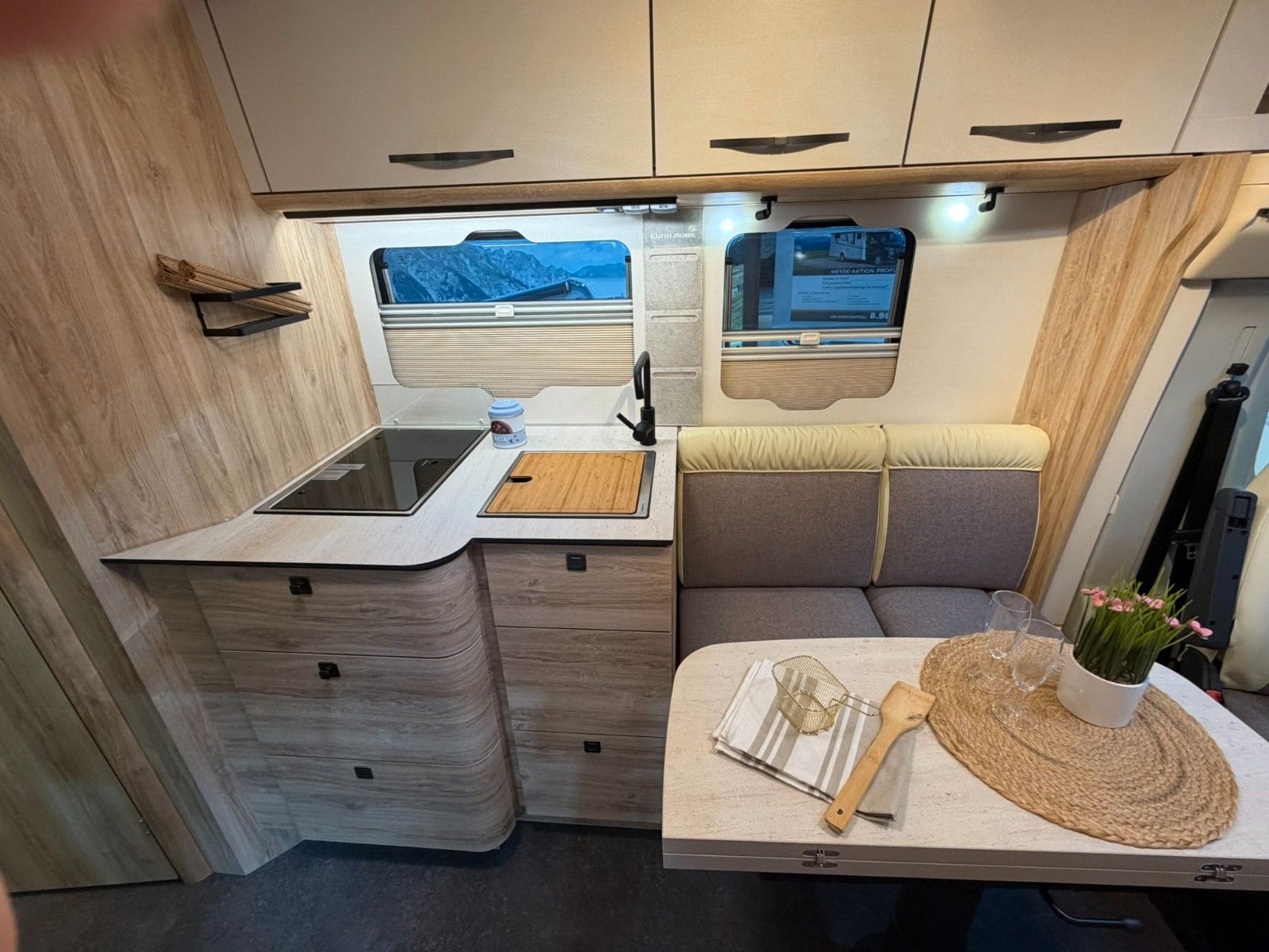 Fahrzeugabbildung Eura Mobil Profila T 720 EF ONYX SONDERMODELL MESSE
