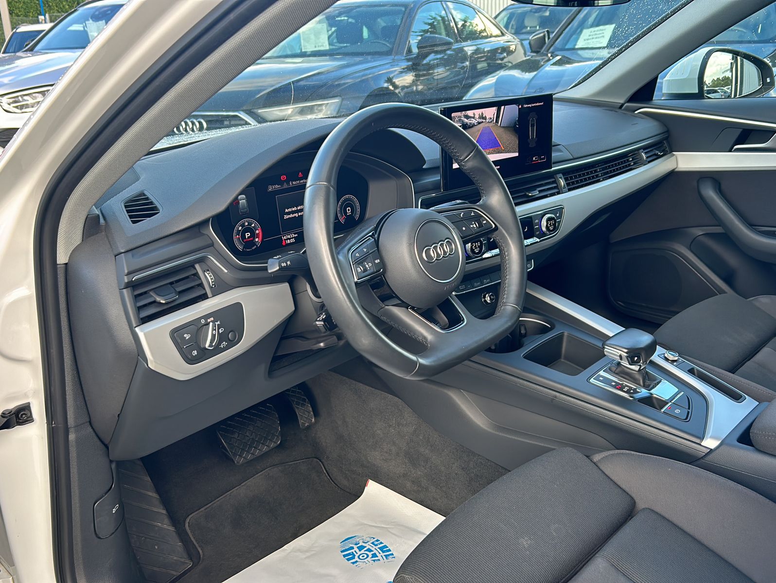 Fahrzeugabbildung Audi A4 Avant Advanced 40 TDI S tronic Matrix