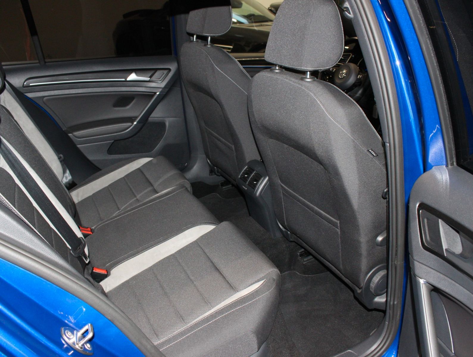 Fahrzeugabbildung Volkswagen Golf VII Lim. R BMT 4Motion APR Tuning*Bi Xenon